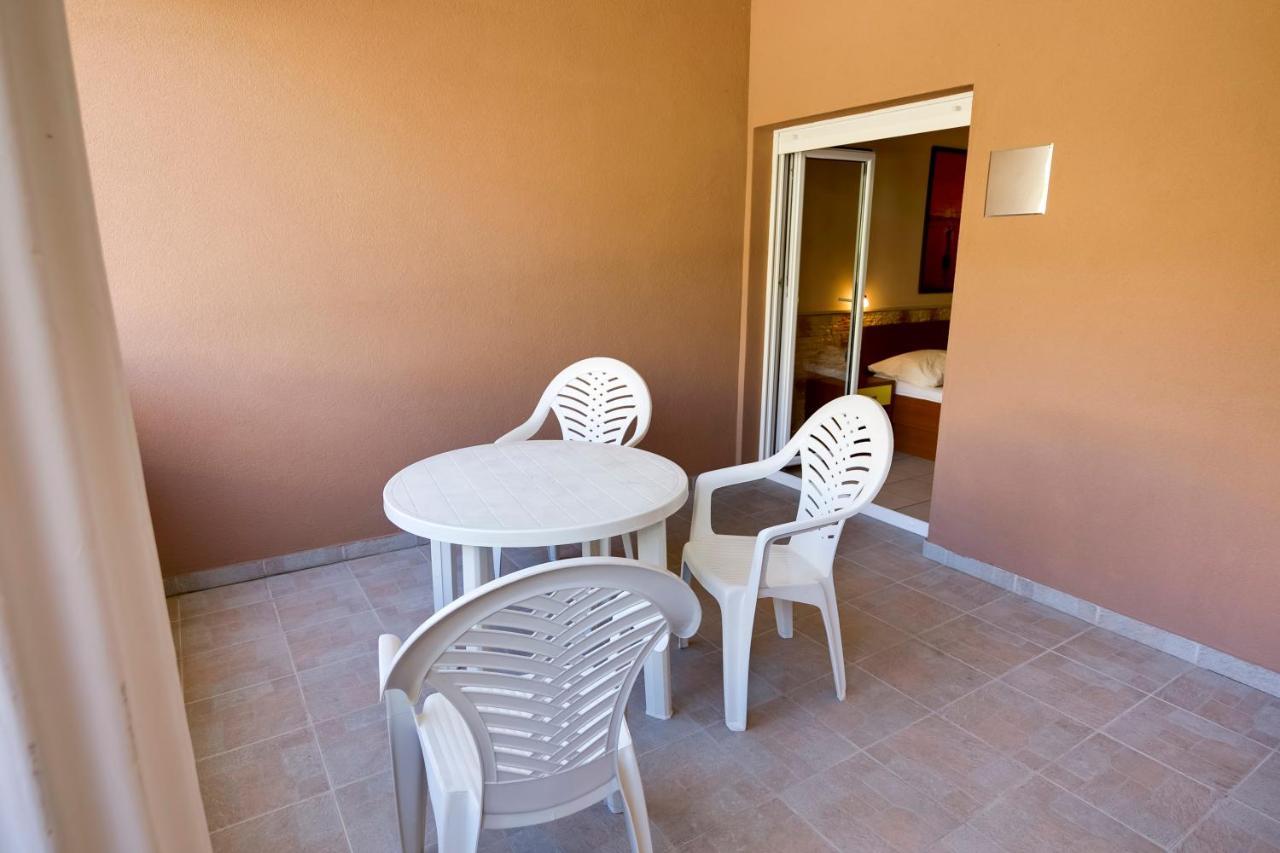 Bed and Breakfast Dalmacija Omiš Zewnętrze zdjęcie